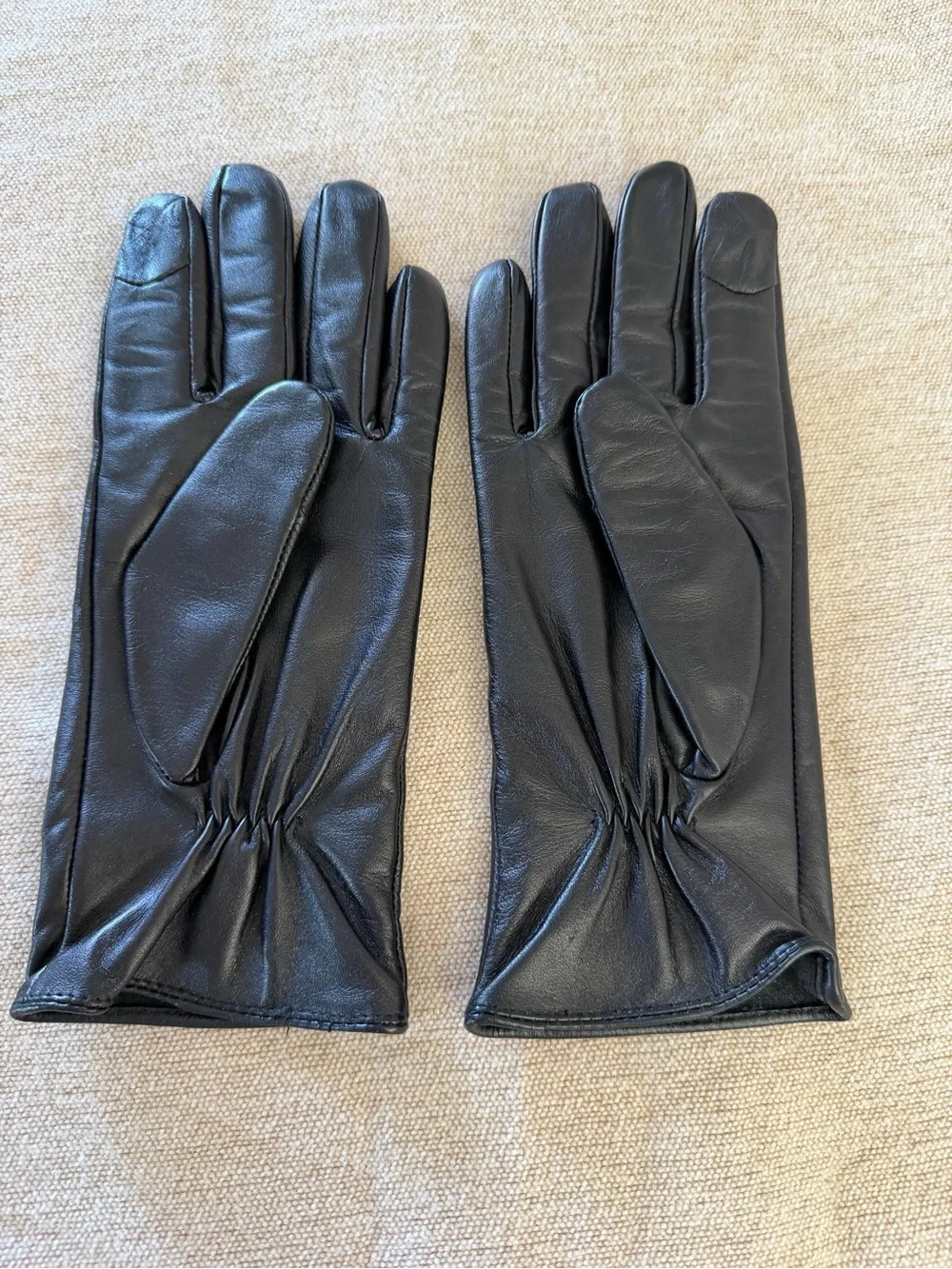 Michael Kors Leather gloves🖤